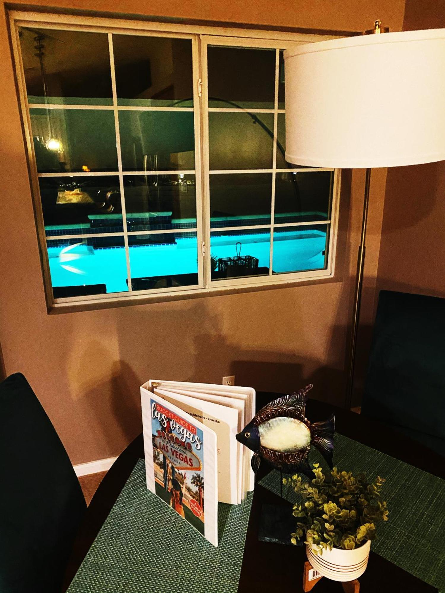 Amazing Heated Pool And Private Hot Tub 3Br In Heart Of Lv Villa Las Vegas Eksteriør billede