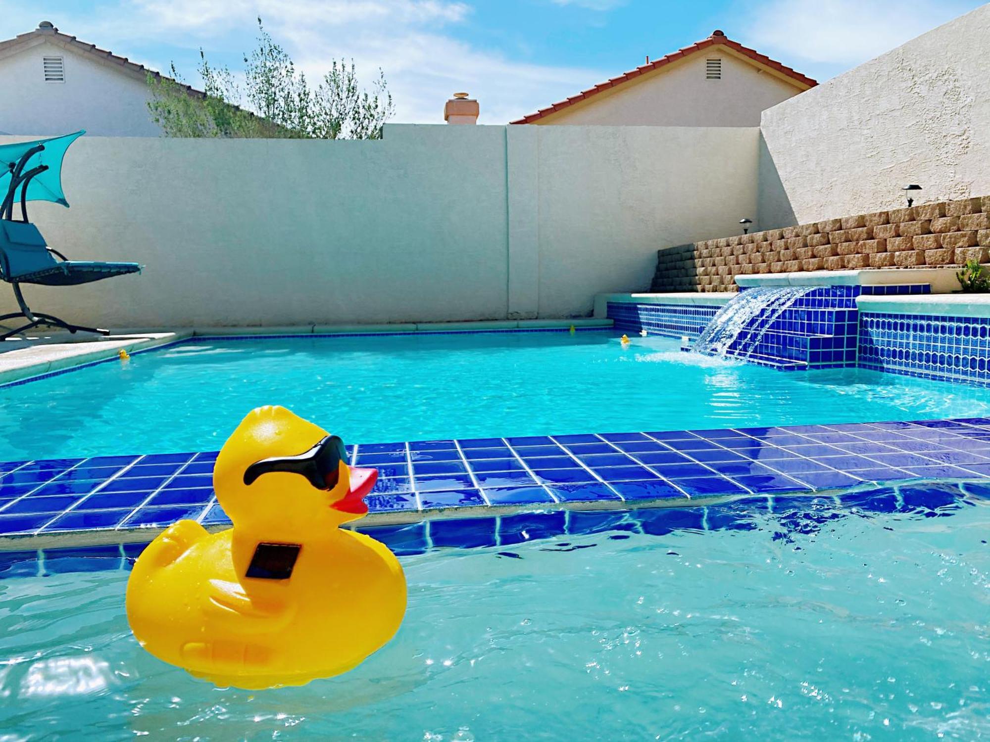 Amazing Heated Pool And Private Hot Tub 3Br In Heart Of Lv Villa Las Vegas Eksteriør billede