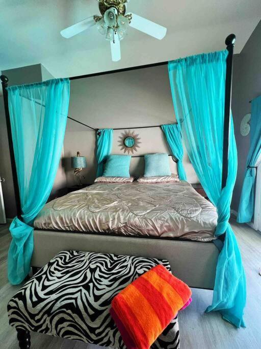 Amazing Heated Pool And Private Hot Tub 3Br In Heart Of Lv Villa Las Vegas Eksteriør billede