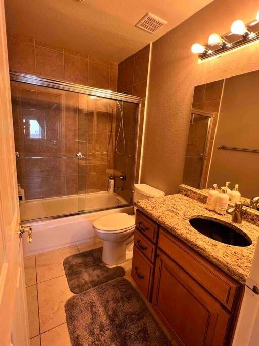 Amazing Heated Pool And Private Hot Tub 3Br In Heart Of Lv Villa Las Vegas Eksteriør billede