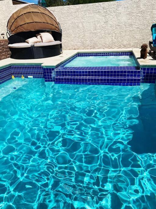 Amazing Heated Pool And Private Hot Tub 3Br In Heart Of Lv Villa Las Vegas Eksteriør billede