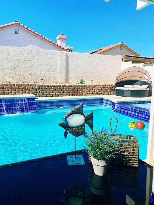 Amazing Heated Pool And Private Hot Tub 3Br In Heart Of Lv Villa Las Vegas Eksteriør billede