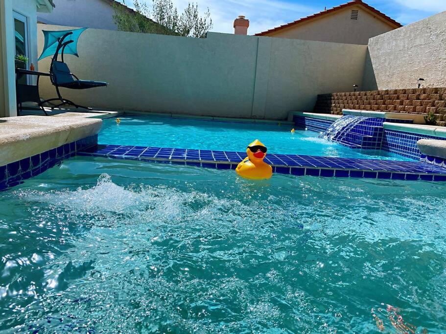 Amazing Heated Pool And Private Hot Tub 3Br In Heart Of Lv Villa Las Vegas Eksteriør billede